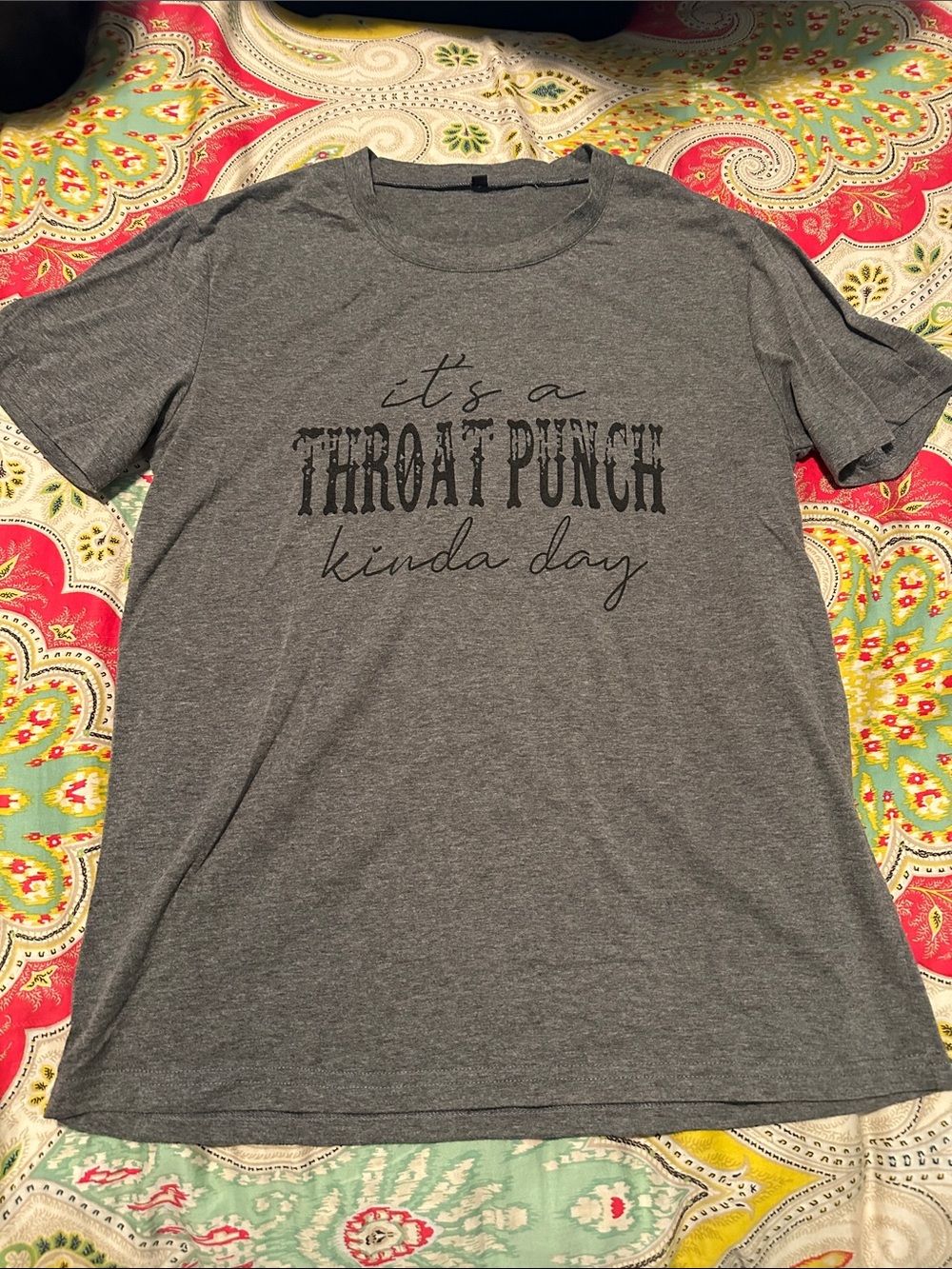 Source Unknown Gray Short Sleeve Tee with Black Script Graphic